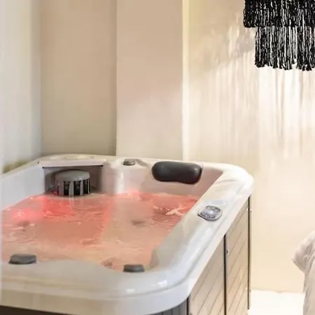 Gorgeous Room-jacuzzi-citycenter Thessaloniki